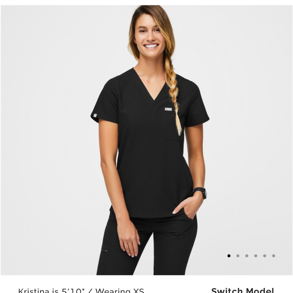 Figs Catarina one pocket scrub top. Black, medium petite. Great condition!